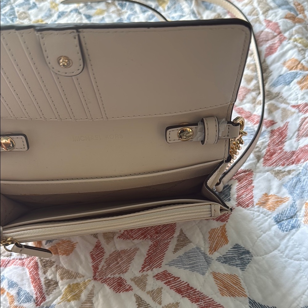 Michael Kors Cream Crossbody Bag - Picture 4 of 6